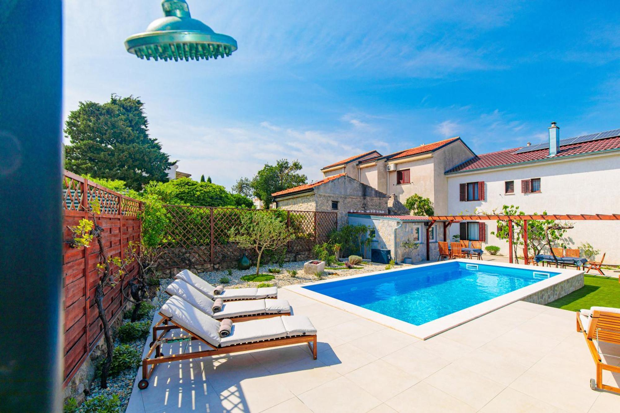 Home Away From Home With A Heated Pool Punat