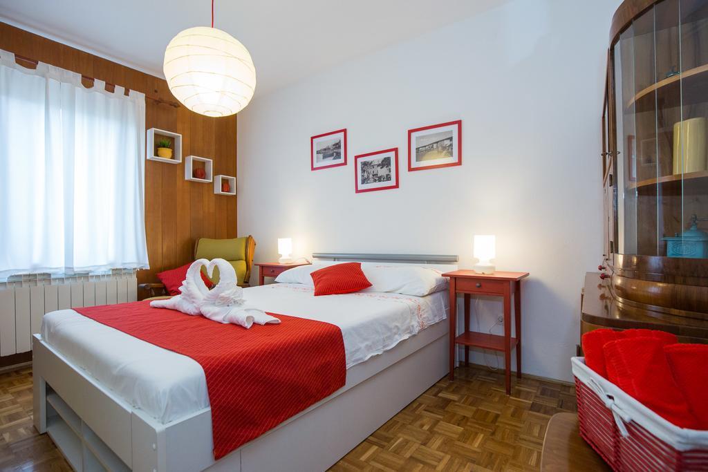 Lägenhet Home Away From Home With A Heated Pool *