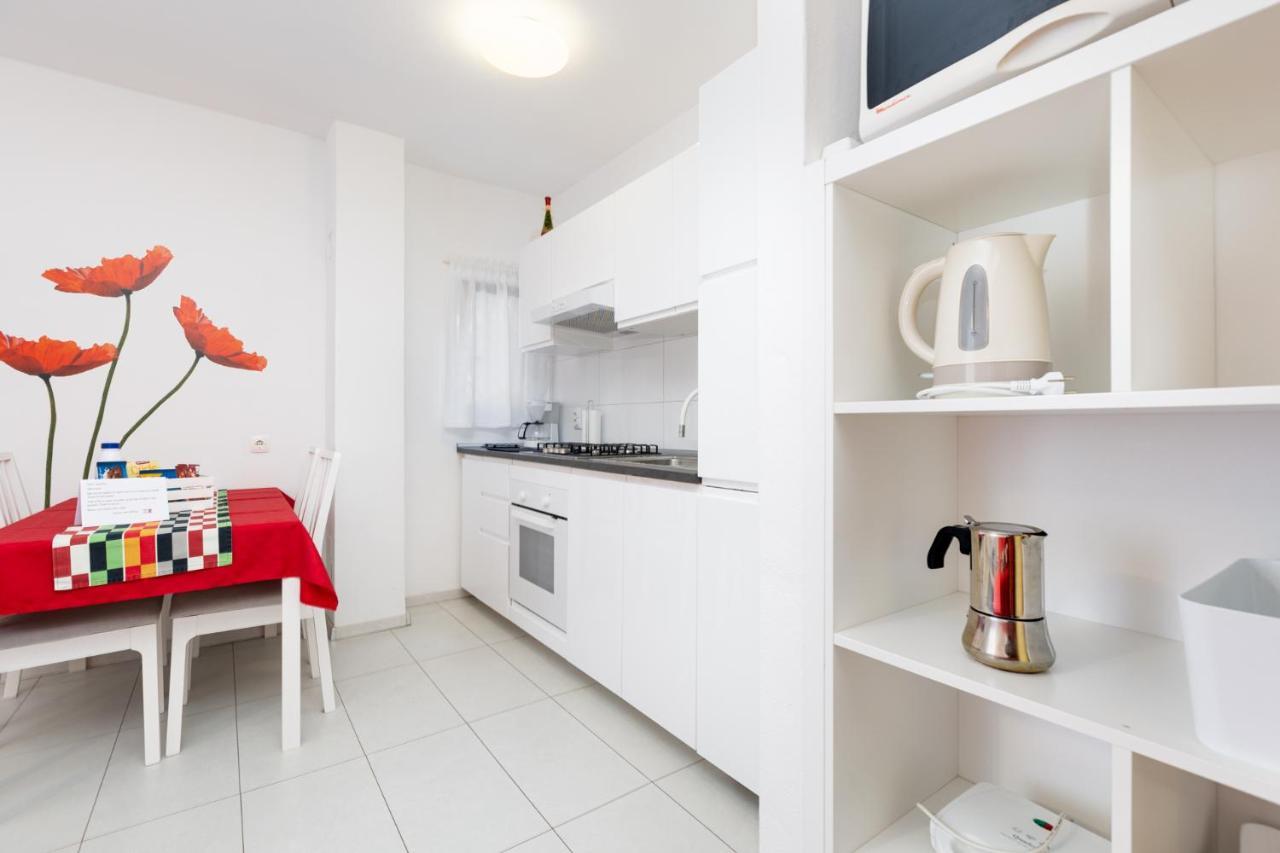 Apartment Home Away From Home With A Heated Pool
