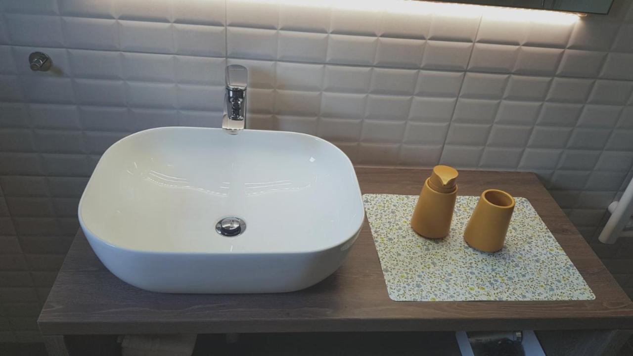 Home Away From Home With A Heated Pool Apartment
