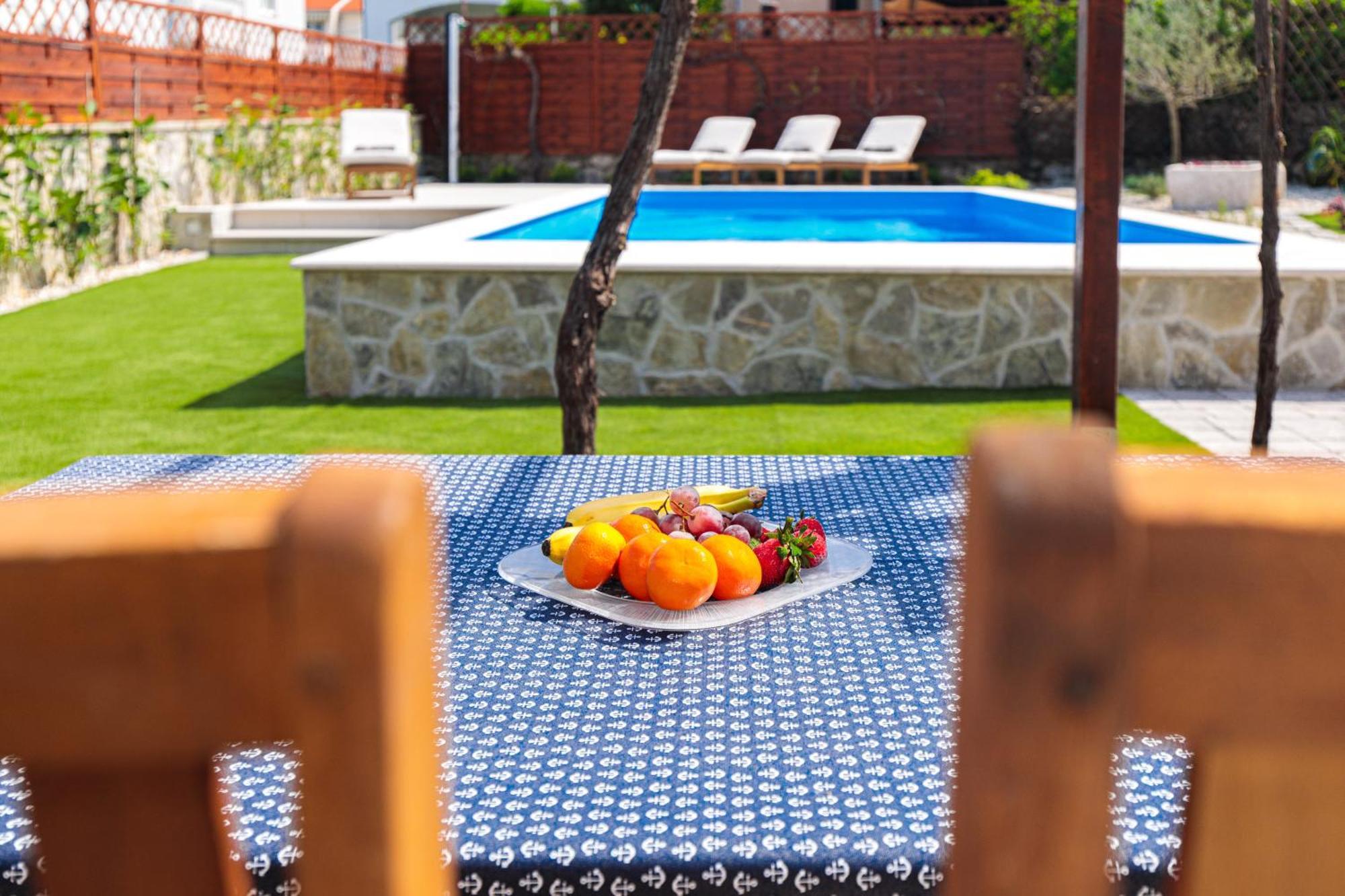 Home Away From Home With A Heated Pool * Punat
